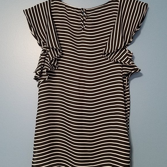 ELLE Sheer Striped Flutter Sleeve Top XS - Picture 4 of 4